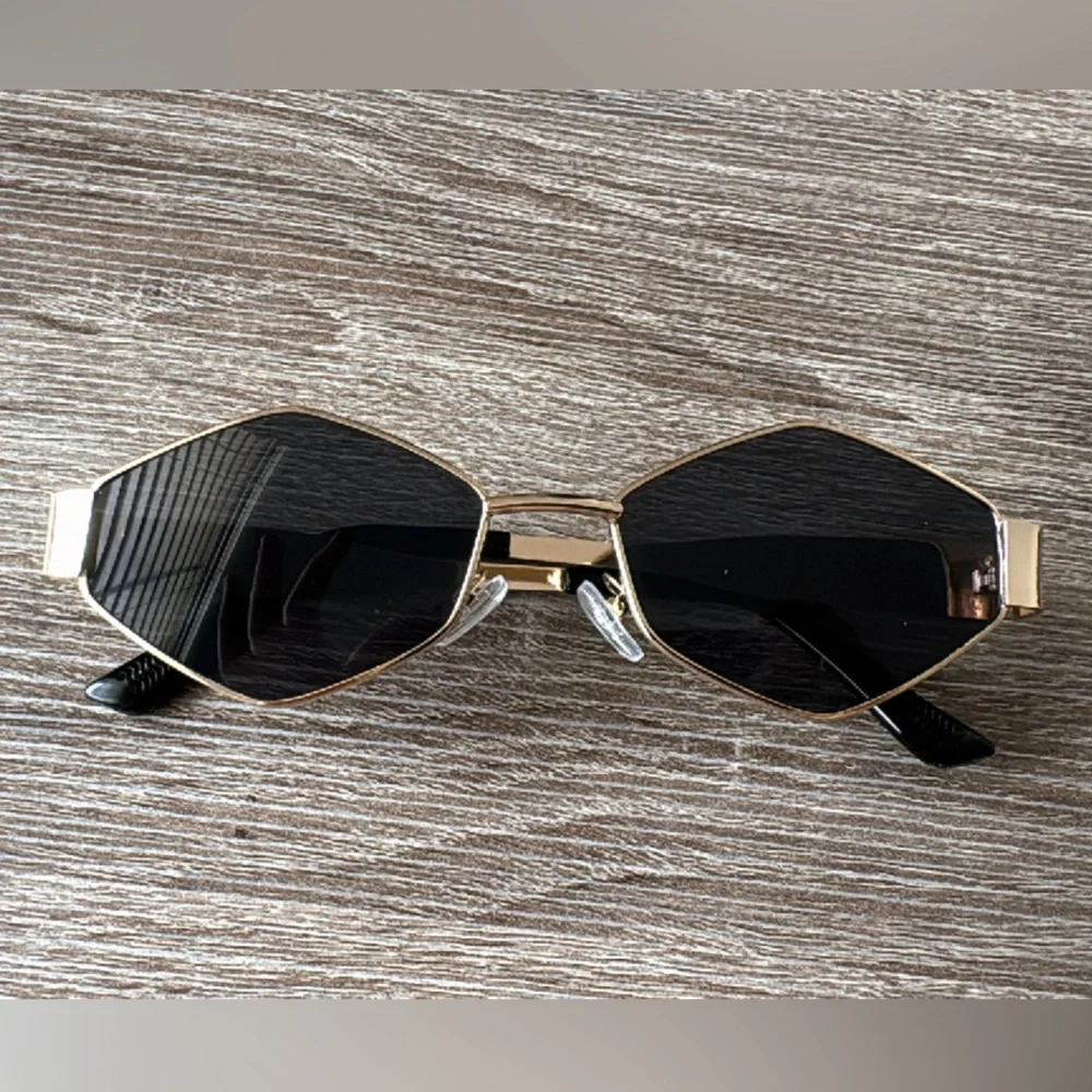 Viral trendy sunglasses A640 - Picture 3 of 3